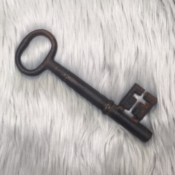 Rustic Key - Picture 1 of 4
